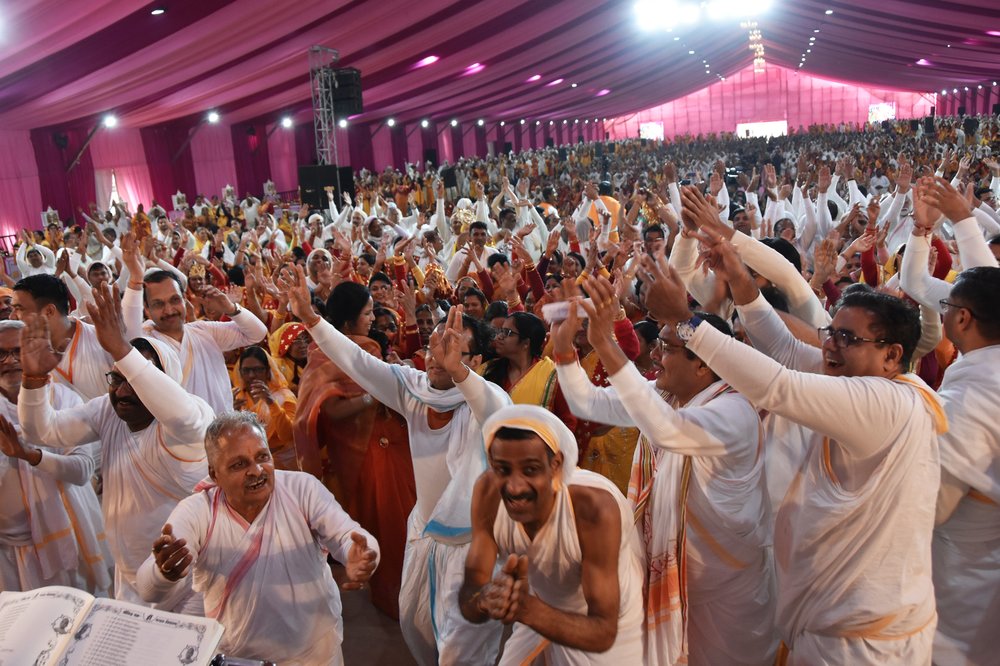 श्री 1008 सिद्धचक्र महामंडल विधान   एवं विश्वशांति महायज्ञ  (15).jpg