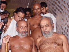 गुणायतन में आहार-चर्या  आचार्यश्री 108 विशुद्धसागर जी महराज  दि 17 अक्टूबर 2021 (2).jpeg